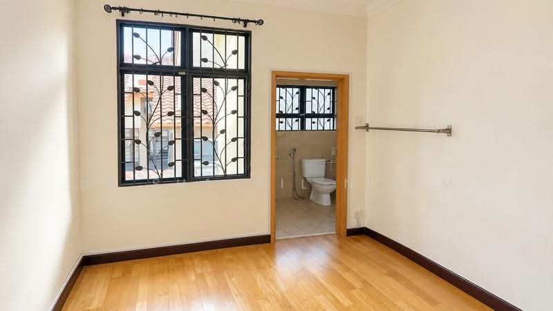 Rumah Teres 2-Tingkat untuk Dijual di Bandar Kinrara (Selangor) - Dr Shahril Nizam - Bathroom - PropertyGuru.com.my