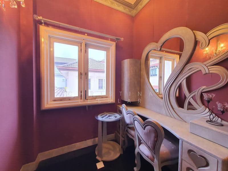 Princess Dressing Table