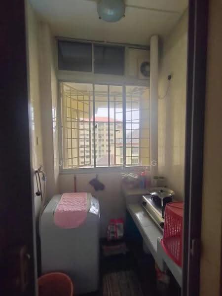 Condominium for Sale at Astana Putra - Jay Yong - Kitchen - PropertyGuru.com.my