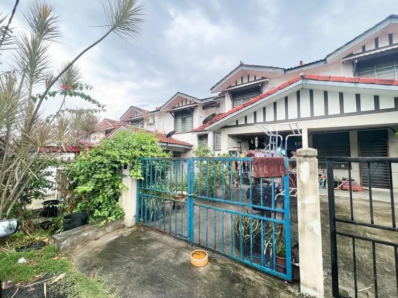 Rumah Teres 2-Tingkat untuk Dijual di Taman Salak Perdana (Dengkil) - Luqman Abdullah - PropertyGuru.com.my