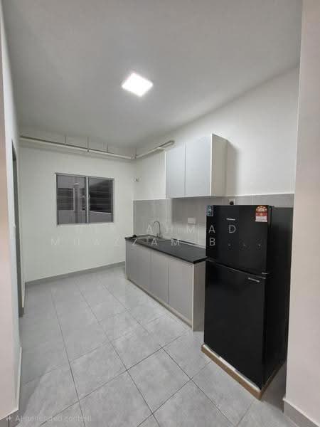 Rumah Flat untuk Disewa di Idaman Cahaya 1 - Nik Ahmad Muazzam Bin Nik Mazlan - Kitchen - PropertyGuru.com.my