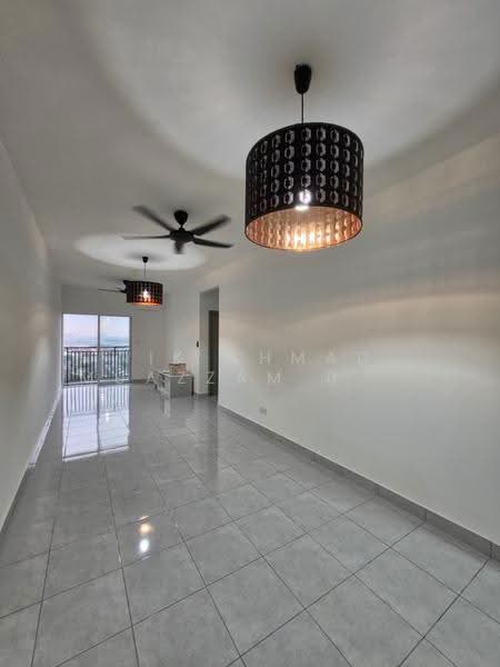 Rumah Flat untuk Disewa di Idaman Cahaya 1 - Nik Ahmad Muazzam Bin Nik Mazlan - Living Room - PropertyGuru.com.my