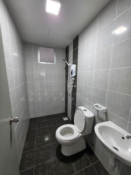 Rumah Flat untuk Disewa di Idaman Cahaya 1 - Nik Ahmad Muazzam Bin Nik Mazlan - Bathroom - PropertyGuru.com.my