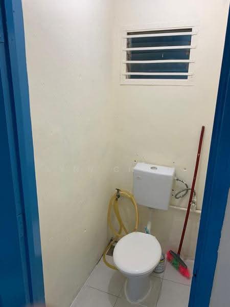 Rumah Teres untuk Disewa di Taman Century (Johor Bahru) - Lynn Chiam - Bathroom - PropertyGuru.com.my