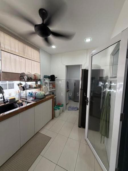 Rumah Teres 2-Tingkat untuk Disewa di Dengkil (Selangor) - Sya Rusli - Kitchen - PropertyGuru.com.my