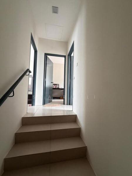 Rumah Teres 2-Tingkat untuk Disewa di Dengkil (Selangor) - Sya Rusli - Corridor - PropertyGuru.com.my