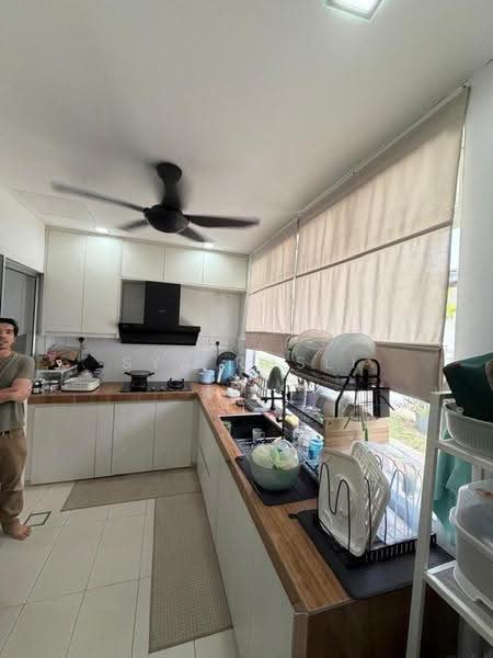 Rumah Teres 2-Tingkat untuk Disewa di Dengkil (Selangor) - Sya Rusli - Kitchen - PropertyGuru.com.my