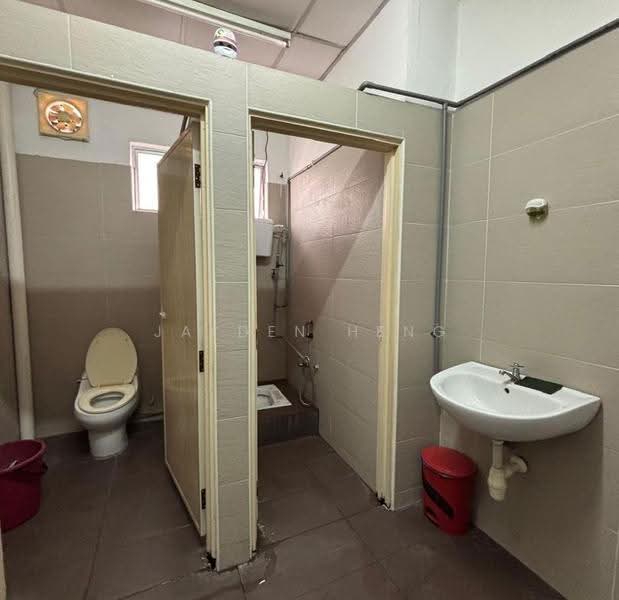Detached Factory for Sale in Taman Kepong (Kepong) - Jayden Heng - Bathroom - PropertyGuru.com.my