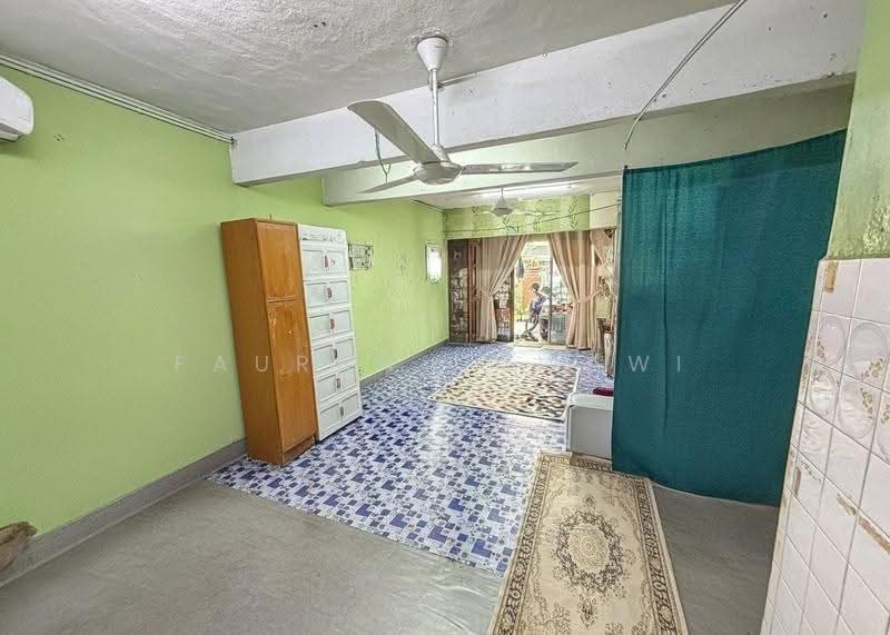 3-storey Terraced House for Sale in Ampang (Selangor) - Fauran Nawawi - Living Room - PropertyGuru.com.my