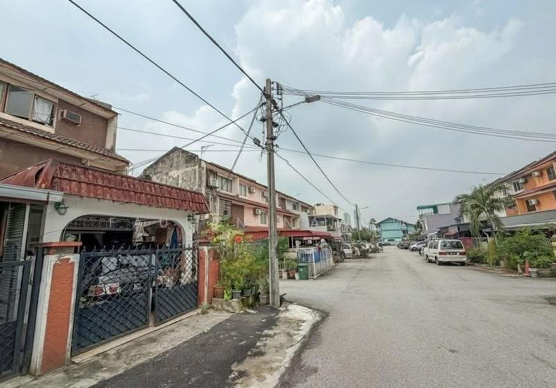 3-storey Terraced House for Sale in Ampang (Selangor) - Fauran Nawawi - PropertyGuru.com.my