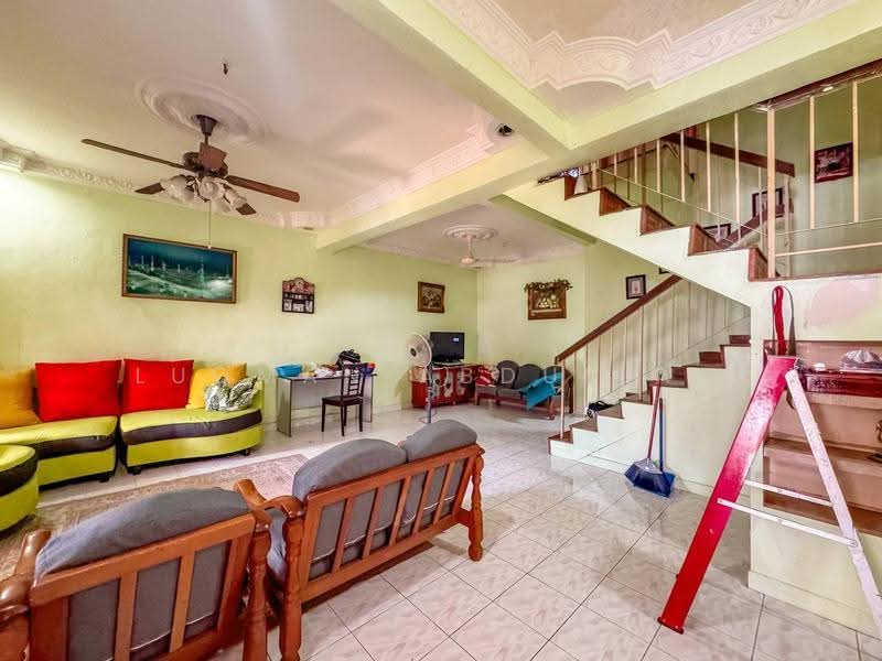 2-storey Terraced House for Sale in Bandar Tasik Kesuma (Beranang) - Luqman Abdullah - Living Room - PropertyGuru.com.my