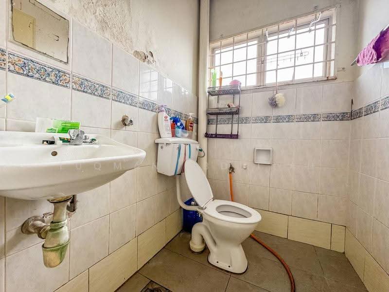 2-storey Terraced House for Sale in Bandar Tasik Kesuma (Beranang) - Luqman Abdullah - Bathroom - PropertyGuru.com.my