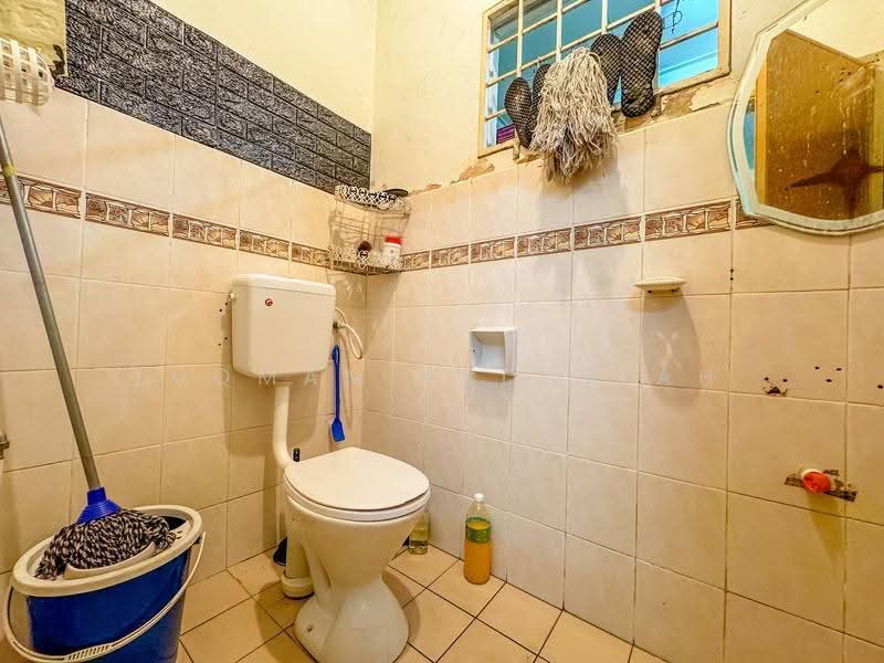 2-storey Terraced House for Sale in Bandar Tasik Kesuma (Beranang) - Luqman Abdullah - Bathroom - PropertyGuru.com.my