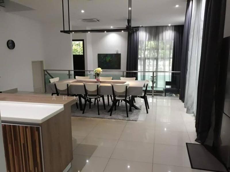 Semi-Detached House for Rent in Cyberjaya (Selangor) - Ahmad Fadlee - Dining Room - PropertyGuru.com.my