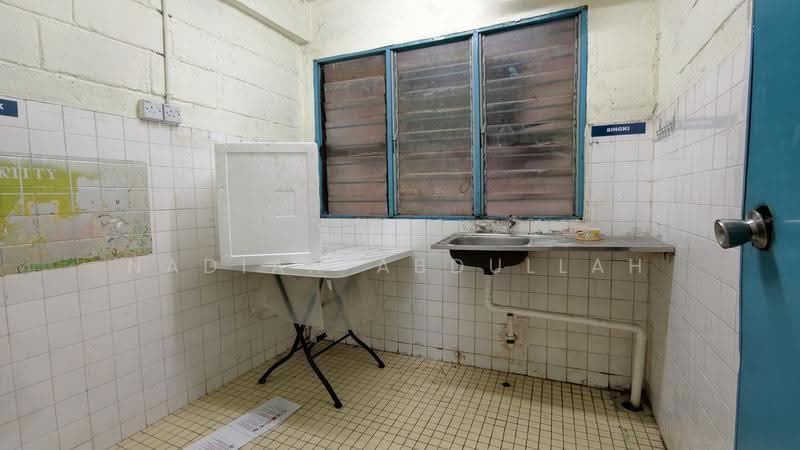 Flat for Sale at Flat Proton - Nadiah Abdullah - Kitchen - PropertyGuru.com.my