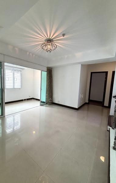 Upper living area