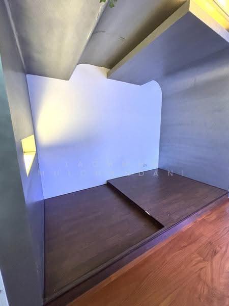 Fourth bedroom