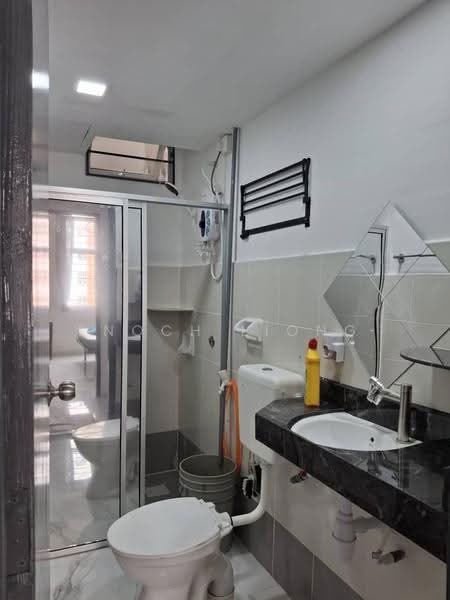 Flat for Rent at PANGSAPURI PULAI MUTIARA 3 - Enoch Liong - Bathroom - PropertyGuru.com.my