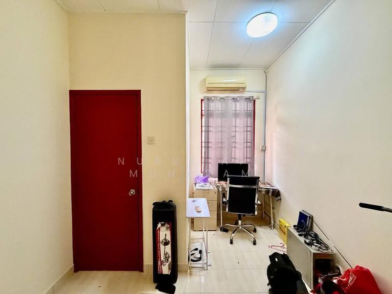 Rumah Teres untuk Dijual di Bandar Bukit Puchong (Puchong) - Nurul Ain Muharam - Study - PropertyGuru.com.my