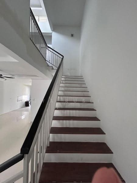 Rumah Teres 2-Tingkat untuk Disewa di Dengkil (Selangor) - Sya Rusli - PropertyGuru.com.my