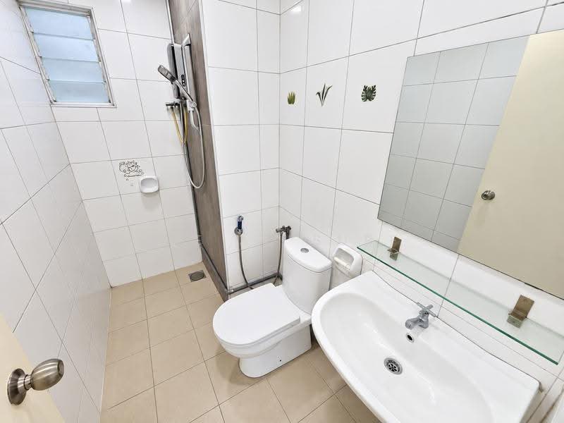 Condominium for Rent at Subang Parkhomes - Lee Jo Surf - Bathroom - PropertyGuru.com.my