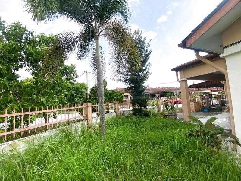 1-storey Terraced House for Sale in Taman Pelangi Semenyih (Semenyih) - Muhammad Iqmal Rahiman - Exterior - PropertyGuru.com.my