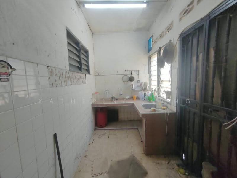 2-storey Terraced House for Sale in Rawang (Selangor) - Katherine Leong - Kitchen - PropertyGuru.com.my