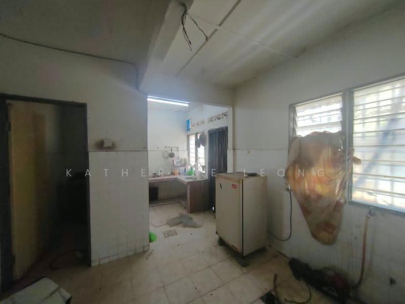 2-storey Terraced House for Sale in Rawang (Selangor) - Katherine Leong - Kitchen - PropertyGuru.com.my