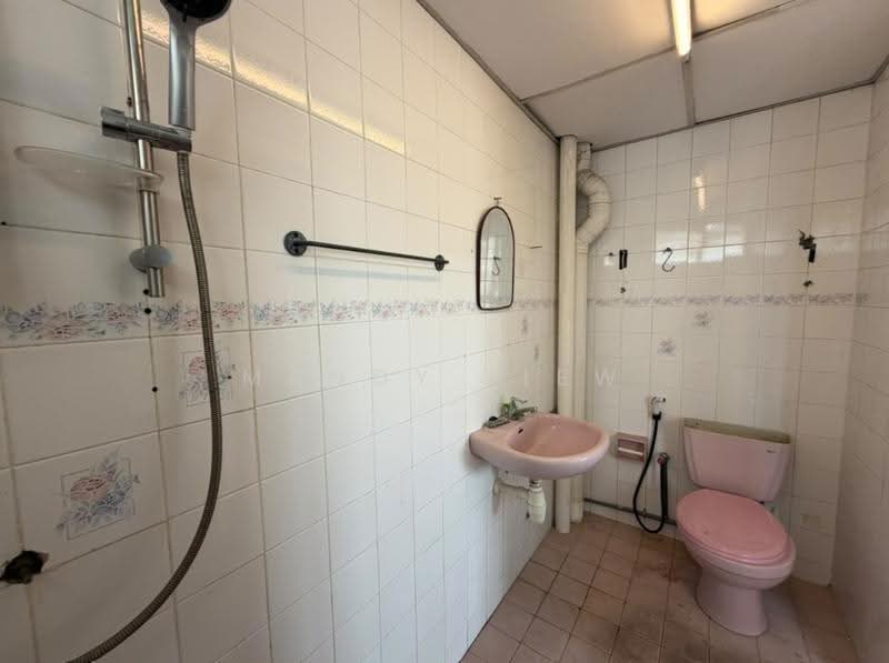 Pangsapuri untuk Dijual di Sri Intan 1 - Mandy Liew - Bathroom - PropertyGuru.com.my