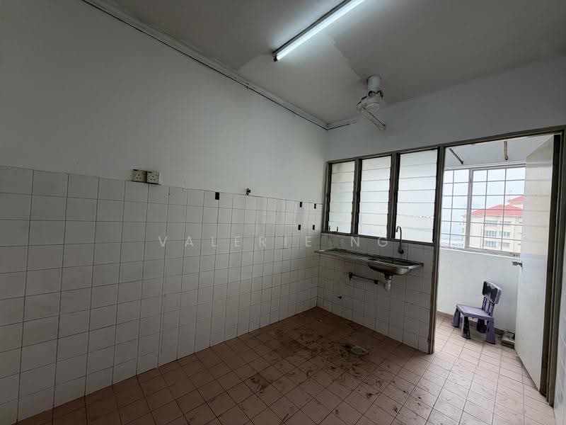 Apartment for Sale at Sri Intan 1 - Valerie Ng - Kitchen - PropertyGuru.com.my