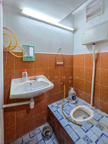 Shop / Office for Sale in Bandar Baru Ampang (Ampang) - Muhammad Shahrul Ridhwan Mehamad Nasir - Bathroom - PropertyGuru.com.my