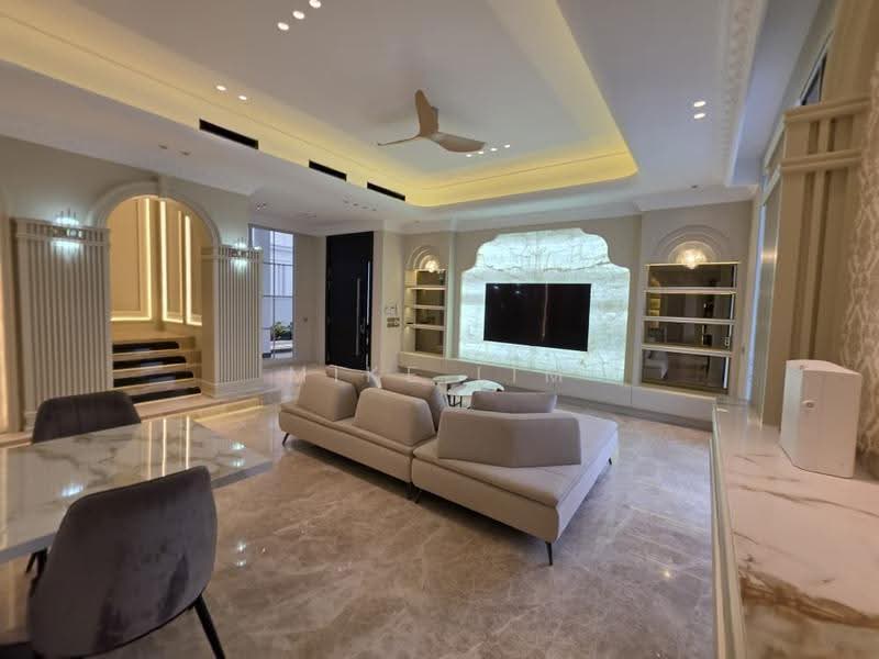 Rumah Banglo untuk Dijual di Eco Majestic (Semenyih) - Mike Lim - Living Room - PropertyGuru.com.my