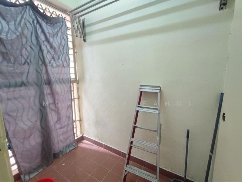Apartment for Sale at Taman LTAT - Mohd Nor Fahmi - Balcony - PropertyGuru.com.my