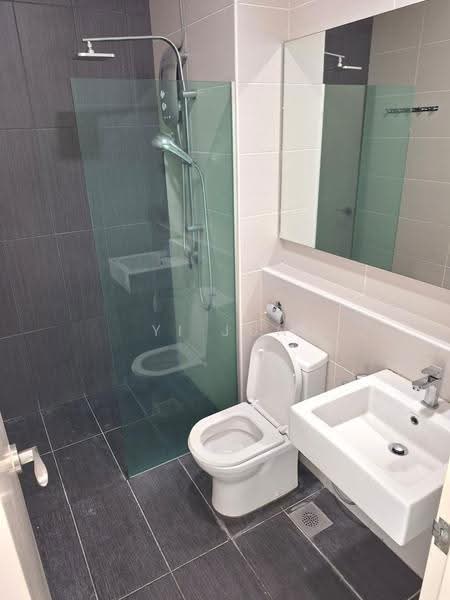 Kediaman Servis untuk Disewa di TRiGON Luxury Residences - Yi Jun - Bathroom - PropertyGuru.com.my