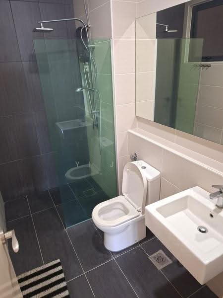 Kediaman Servis untuk Disewa di TRiGON Luxury Residences - Yi Jun - Bathroom - PropertyGuru.com.my