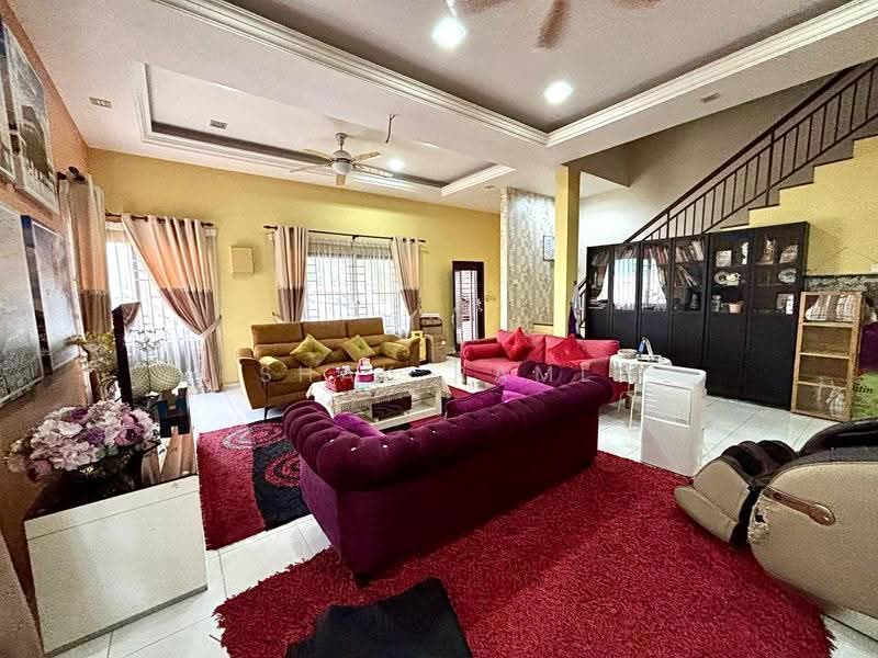 2-storey Terraced House for Sale in Kota Bayuemas (Klang) - Ishak Ramli - Living Room - PropertyGuru.com.my