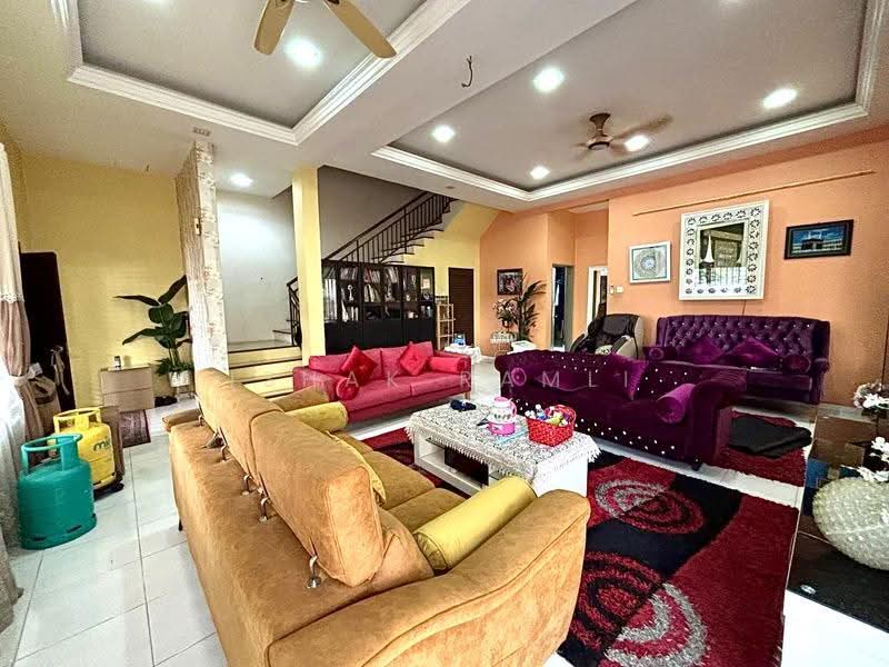 2-storey Terraced House for Sale in Kota Bayuemas (Klang) - Ishak Ramli - Living Room - PropertyGuru.com.my