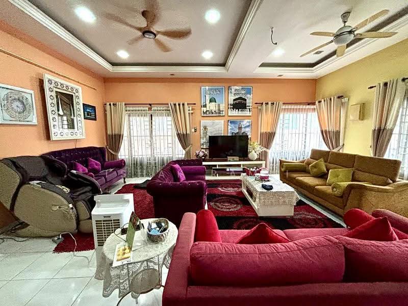 2-storey Terraced House for Sale in Kota Bayuemas (Klang) - Ishak Ramli - Living Room - PropertyGuru.com.my