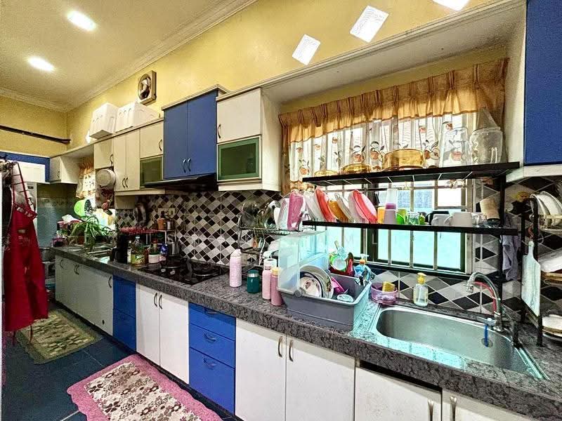 2-storey Terraced House for Sale in Kota Bayuemas (Klang) - Ishak Ramli - Kitchen - PropertyGuru.com.my
