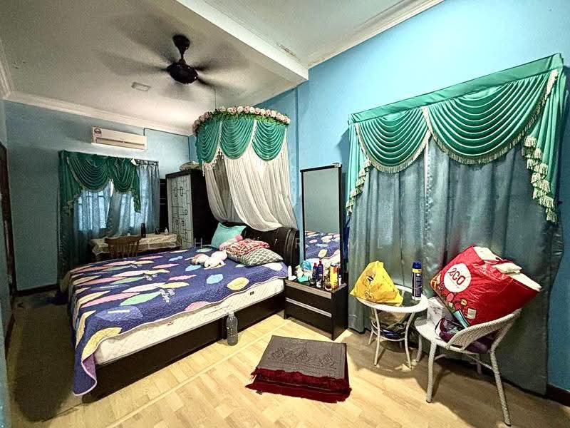 2-storey Terraced House for Sale in Kota Bayuemas (Klang) - Ishak Ramli - Bedroom - PropertyGuru.com.my