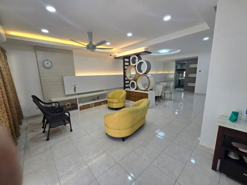 Rumah Teres untuk Dijual di Taman Puchong Hartamas (Puchong) - Joanne Diong - Living Room - PropertyGuru.com.my