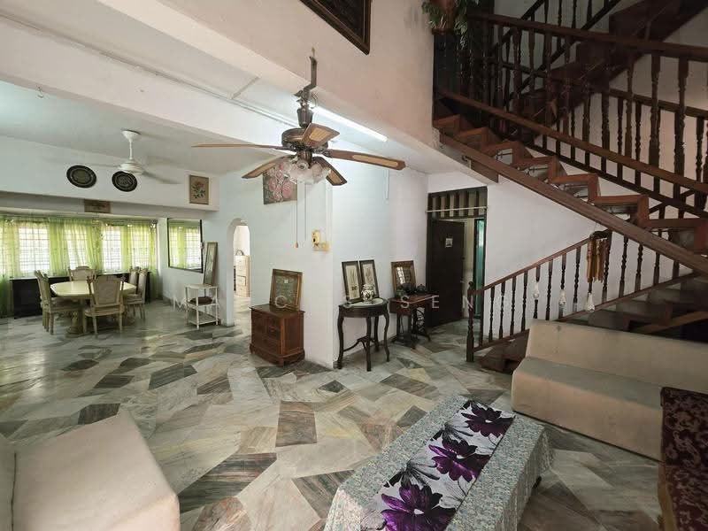 Rumah Banglo untuk Dijual di Taman Maju Rapat (Ipoh) - Marcus Seng - Living Room - PropertyGuru.com.my