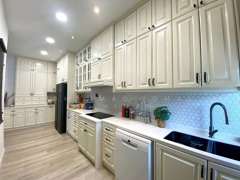Rumah Berkembar untuk Dijual di Kota Kemuning (Shah Alam) - Muhammad Iqmal Rahiman - Kitchen - PropertyGuru.com.my