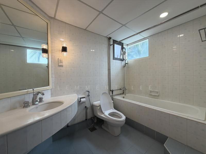 Kondominium untuk Disewa di Mutiara Villa Condominium - Clemment Lee - Bathroom - PropertyGuru.com.my