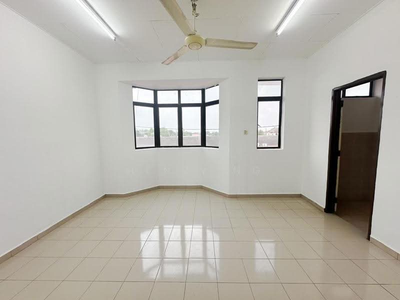 Rumah Teres 2-Tingkat untuk Dijual di Taman Kenari Jaya (Sungai Petani) - Henry Ng - Living Room - PropertyGuru.com.my