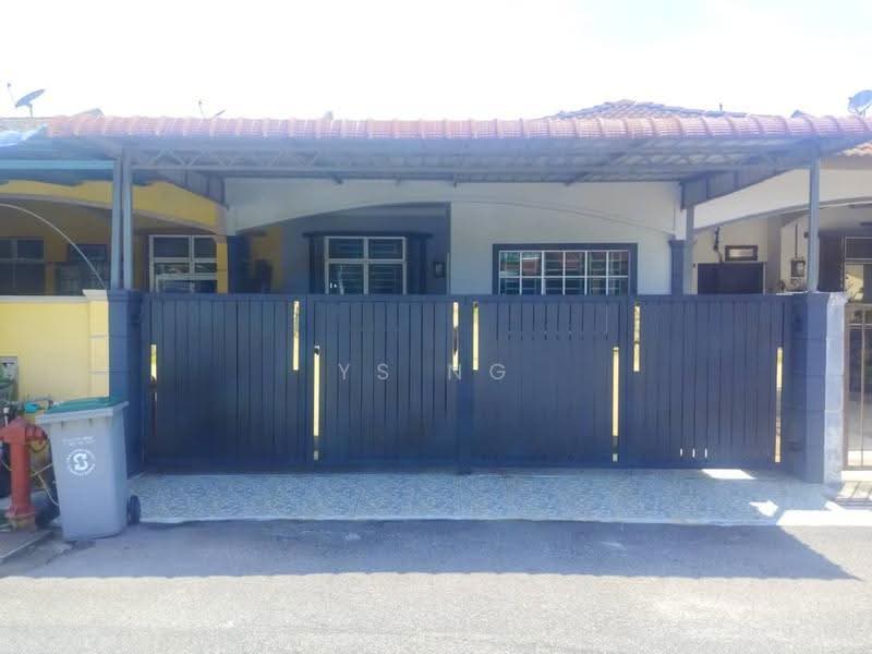 1-storey Terraced House for Sale in Taman Tanjung Minyak Jaya (Tanjong Minyak) - Ys Ng - Exterior - PropertyGuru.com.my