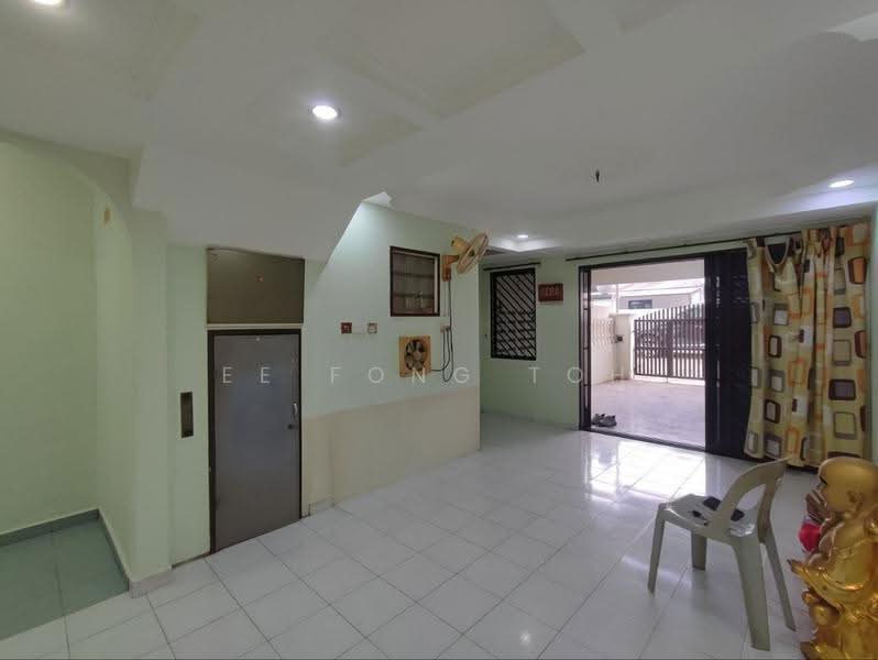 2-storey Terraced House for Sale in Taman Skudai Baru (Skudai) - Ee Fong Toh - Living Room - PropertyGuru.com.my