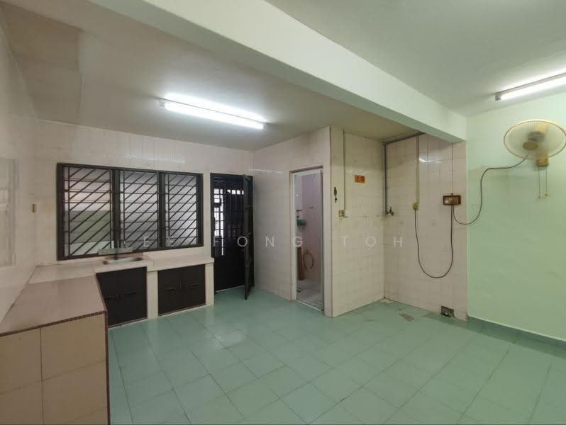2-storey Terraced House for Sale in Taman Skudai Baru (Skudai) - Ee Fong Toh - Kitchen - PropertyGuru.com.my