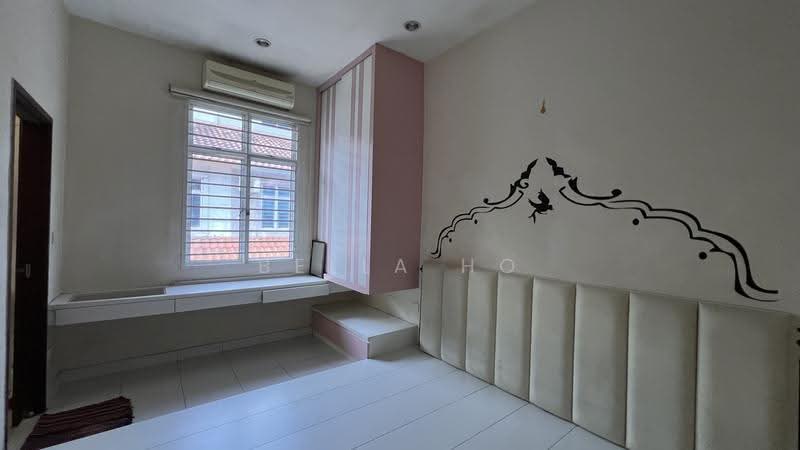 Rumah Teres 2-Tingkat untuk Disewa di Taman Lagenda Putra (Kulai) - Bella Ho - PropertyGuru.com.my