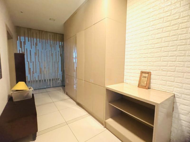 Condominium for Rent at KM1 East - Alvin Teh - Corridor - PropertyGuru.com.my